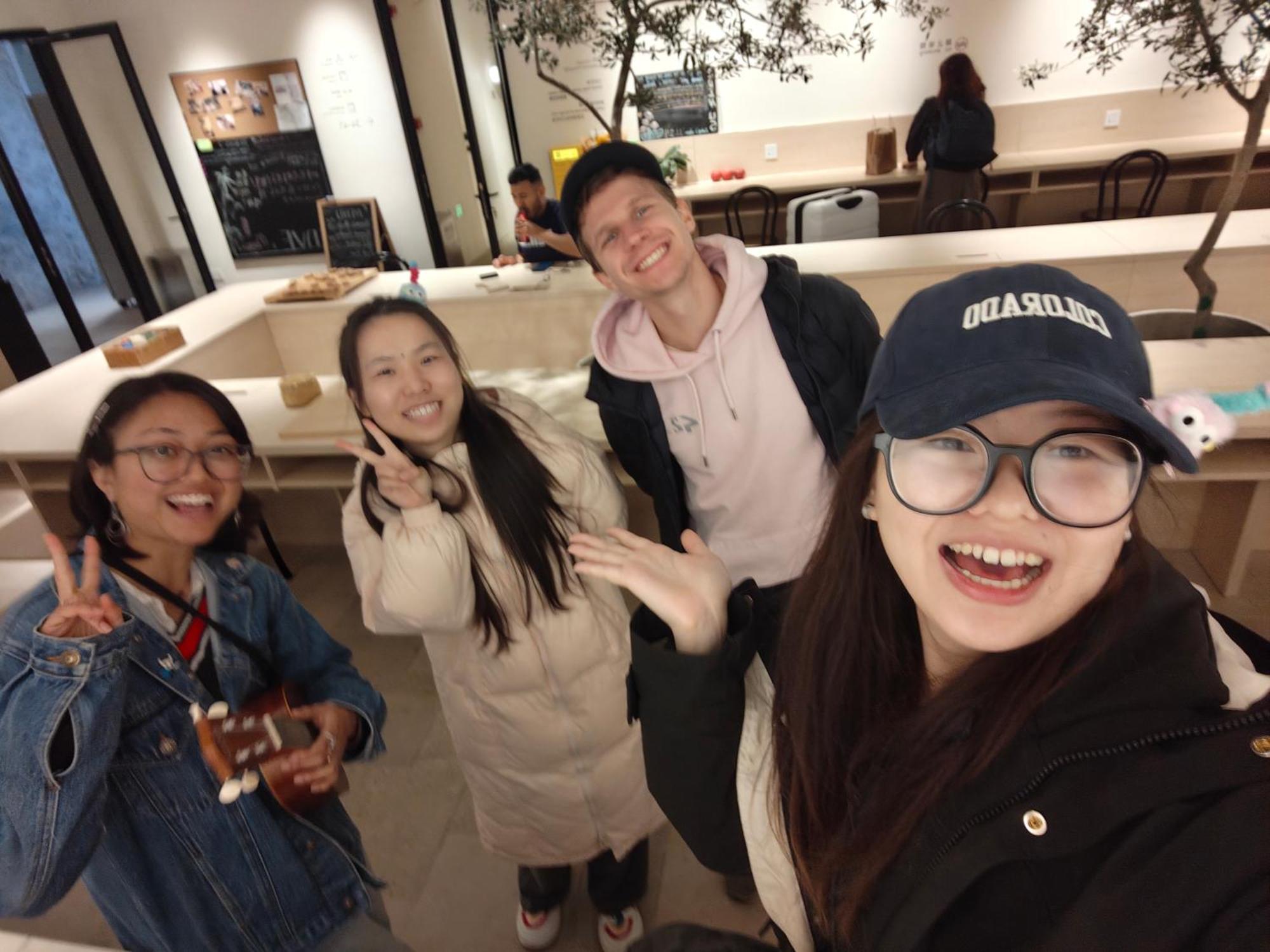 Hi Cozy International Youth East Nanjing Road & The Bund - Free Gym