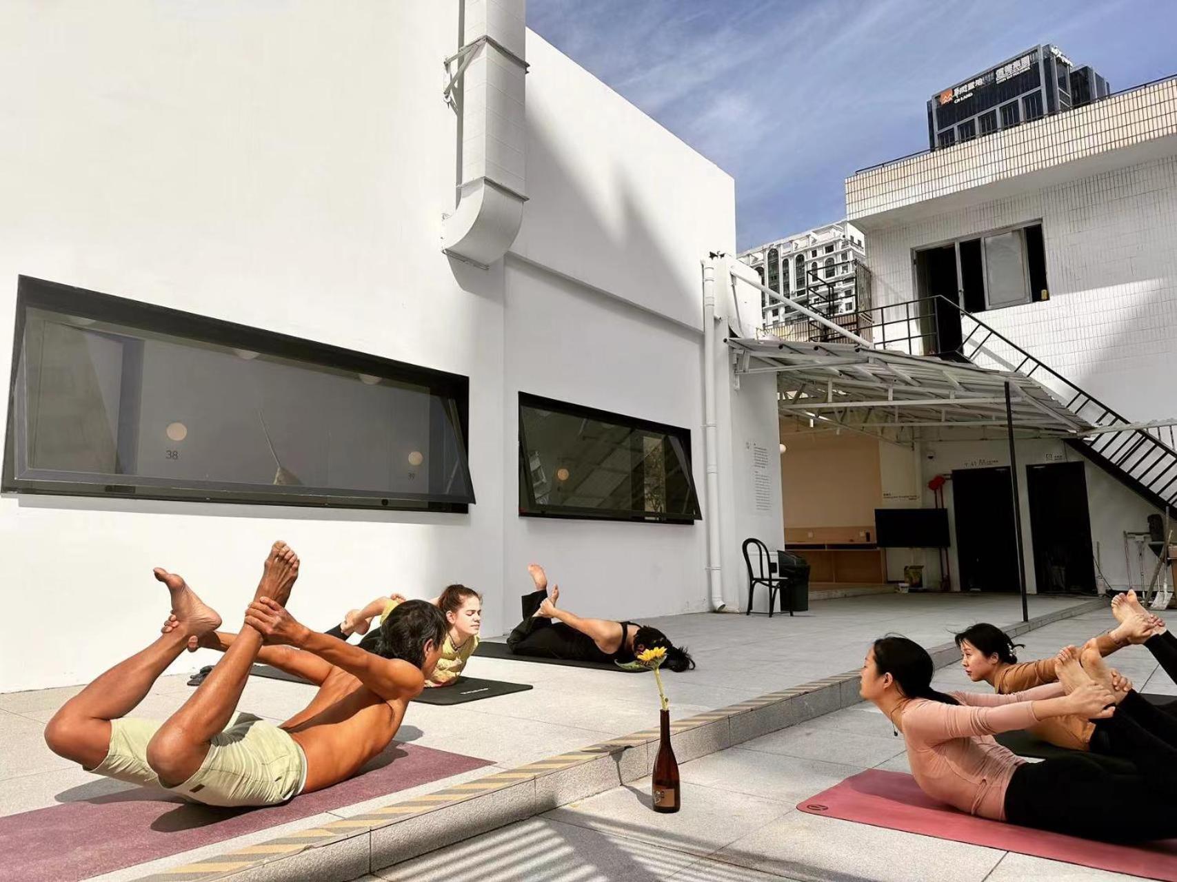 Hi Cozy International Youth East Nanjing Road & The Bund - Free Gym Asrama