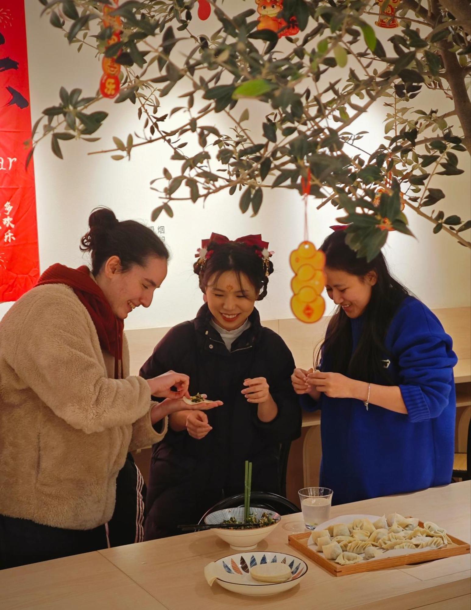 Hi Cozy International Youth East Nanjing Road & The Bund - Free Gym Hostel *
